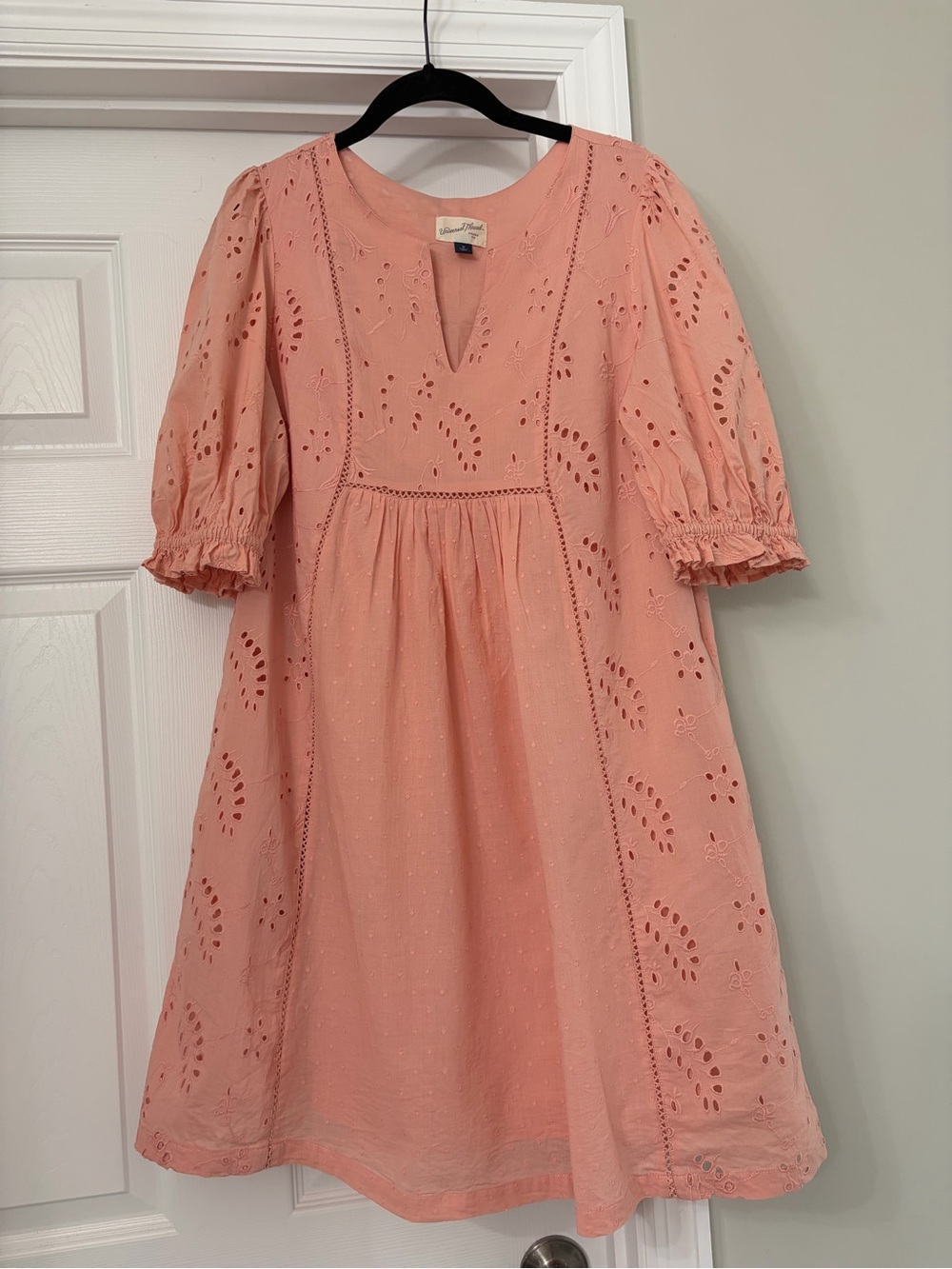 Women’s Peach Eyelet Puff-Sleeve Dress